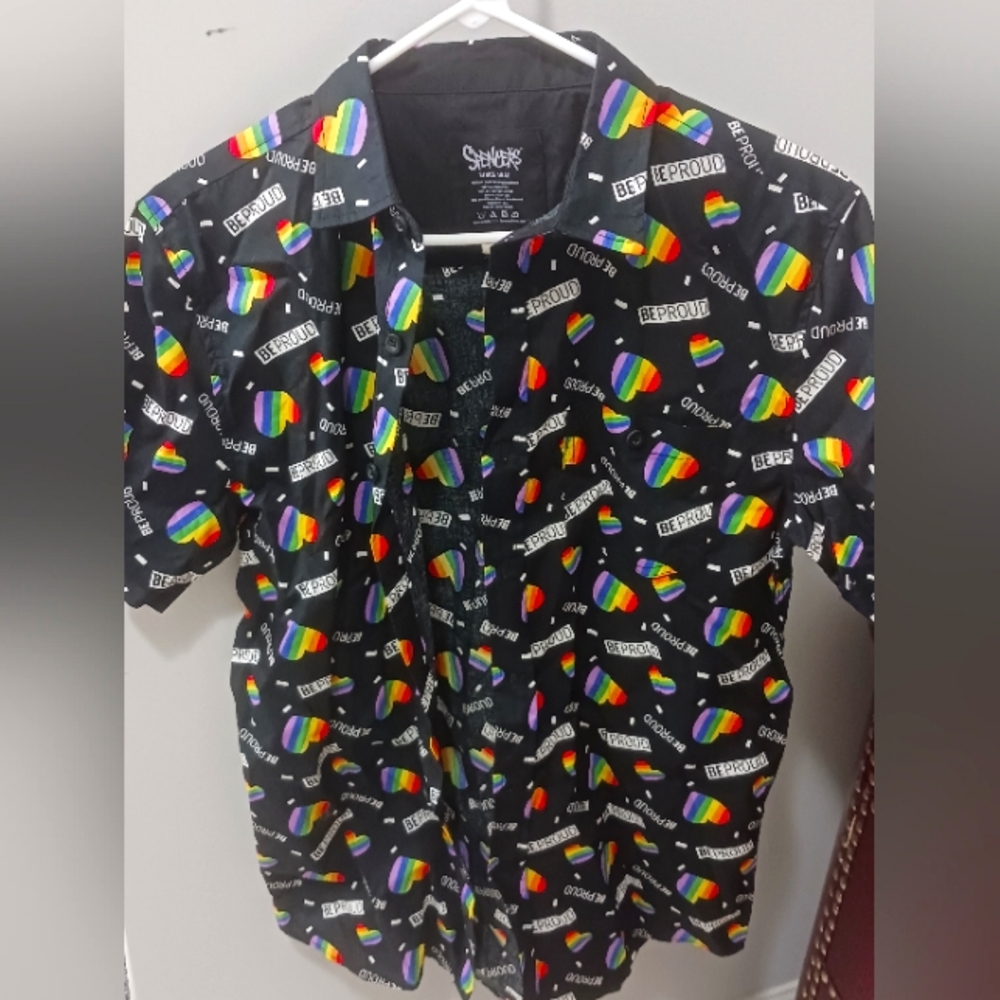 Spencer's shirt size M